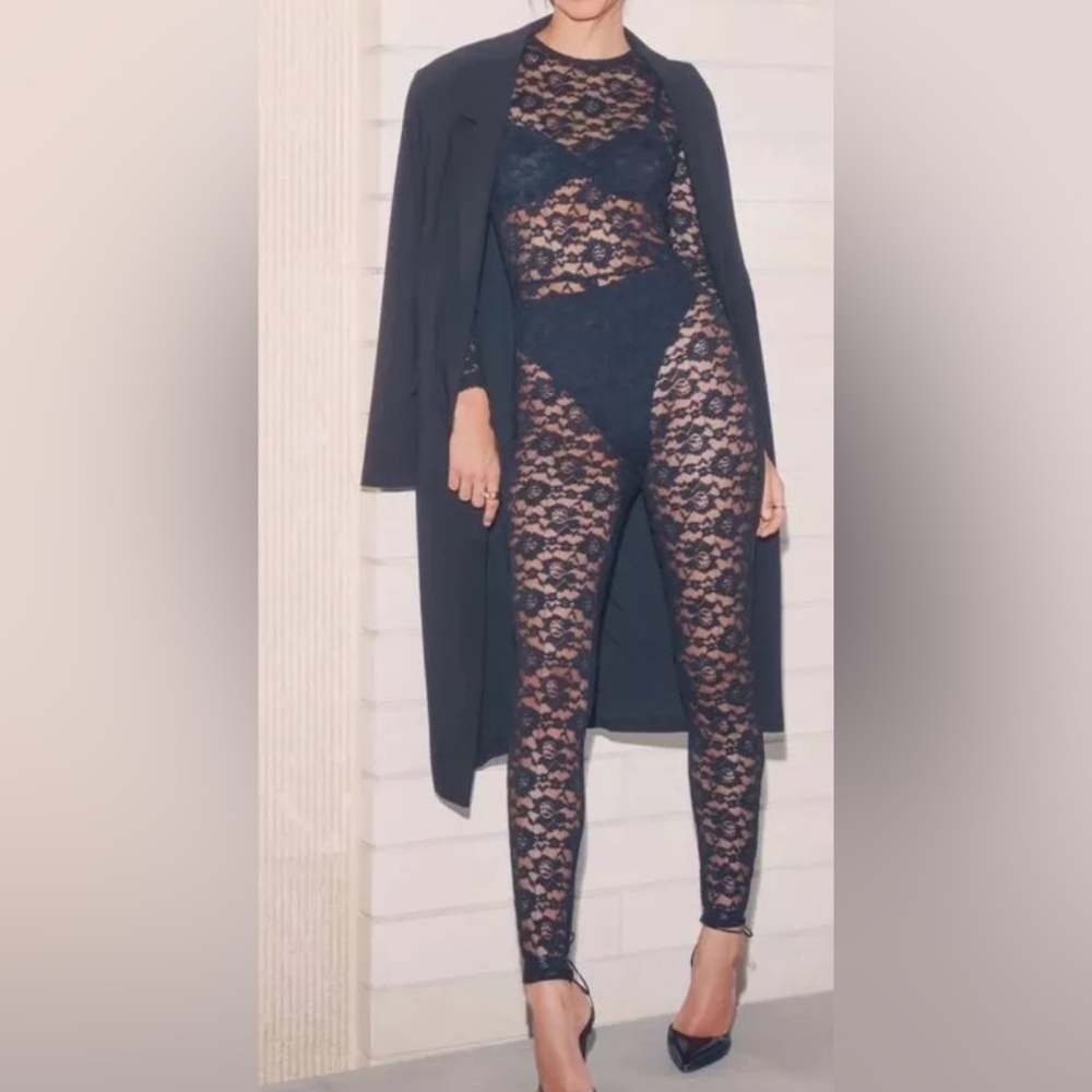 Dynamite full length lace pant suit size medium worn once